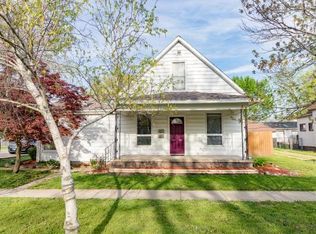 629 S 14th St, Mattoon, IL 61938