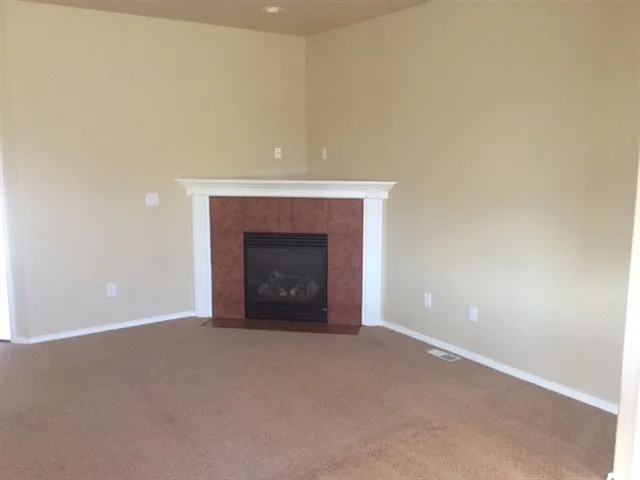 3 bed, 2.5 bath, 1638 sqft, $2,405 — Photo 4