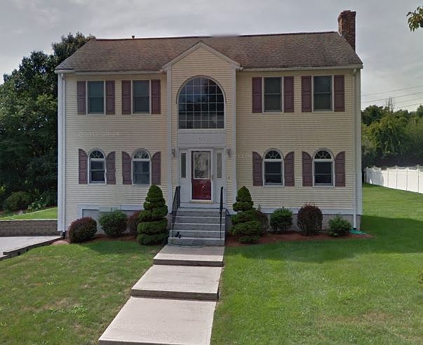1st image of 10 Hilltop Dr