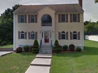 10 Hilltop Dr, Peabody, MA 01960