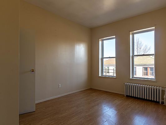 3rd image of 815 72nd St #A