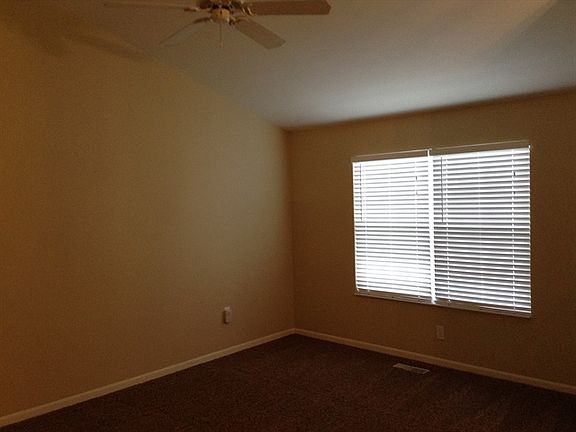 2nd image of 1494 Woodside Dr