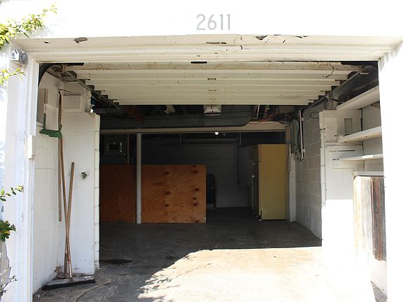 4th image of 2611 Hollywood Blvd