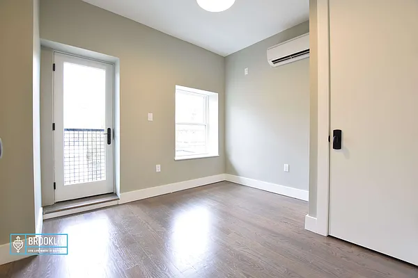 Rented by null | media 35