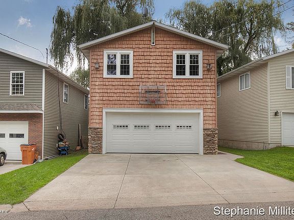 2nd image of 7038 Goldenrod Dr NE