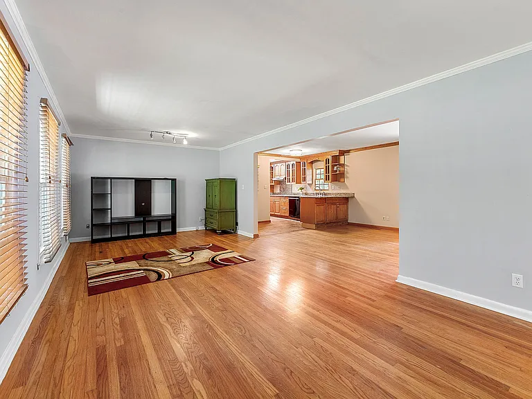 2895 Shelly Dr SW — Photo 9