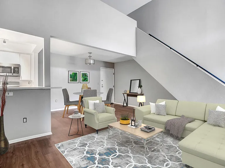 Franklin Place — Photo 12