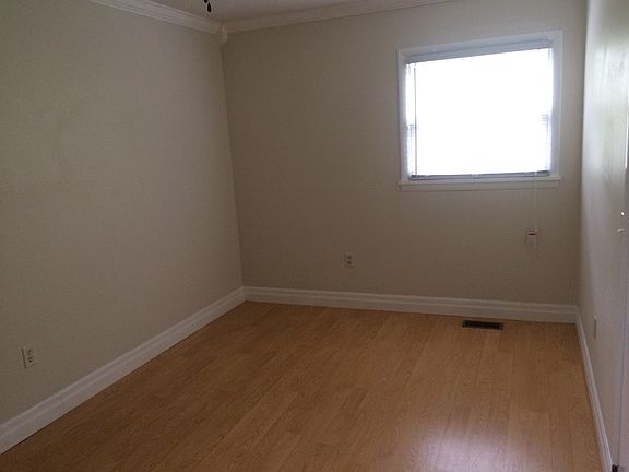 4th image of 145 Owens St