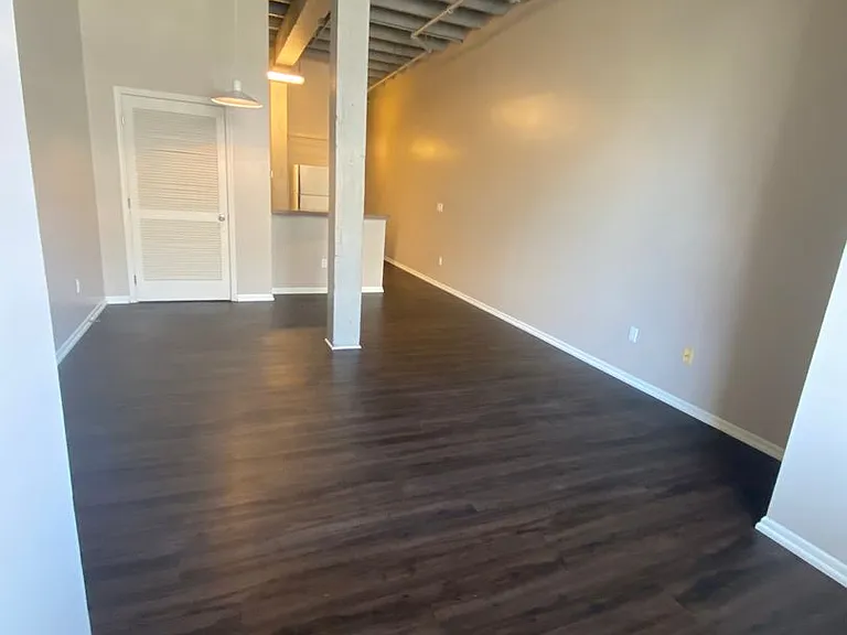 1115 Harney St — Photo 7