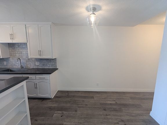 4th image of 7859 Romaine St APT 4