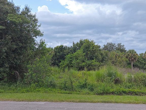 3rd image of 8001 Lockwood Drive