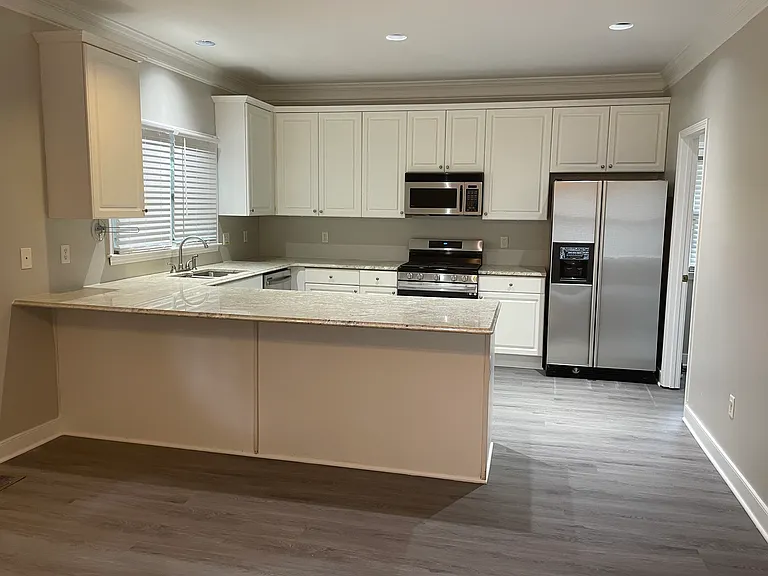 799 Hill St SE — Photo 5