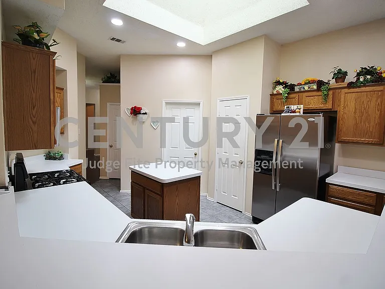 1507 Goodwin Dr — Photo 6