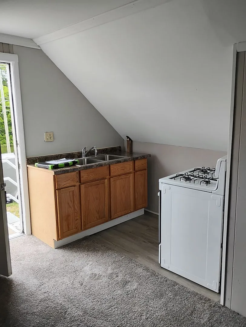 1606 Virginia St — Photo 4