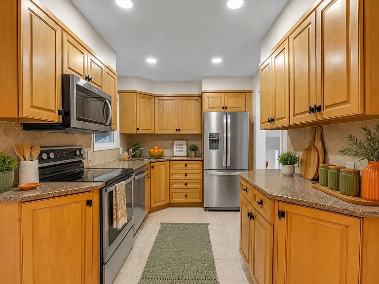 17 Fresno Dr — Photo 3