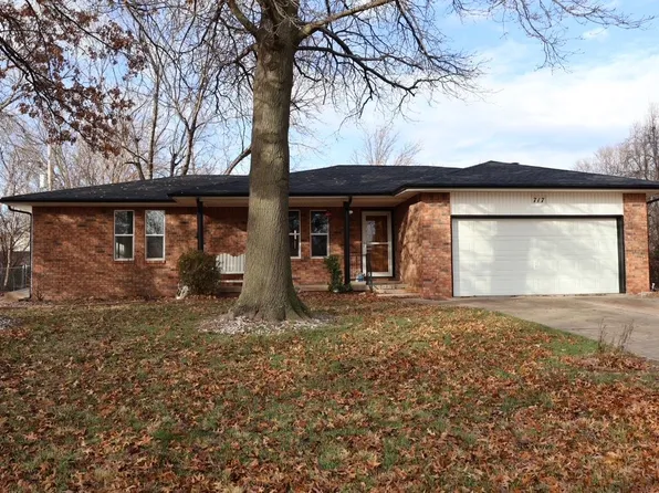 717 S Queen St, Maize, KS 67101