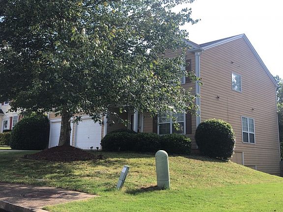 3rd image of 3209 Claybrooke Dr