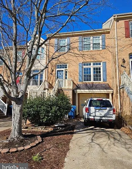 5142 Woodford Dr — Photo 1