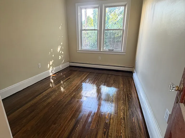 150 W 20th St #2 — Photo 5
