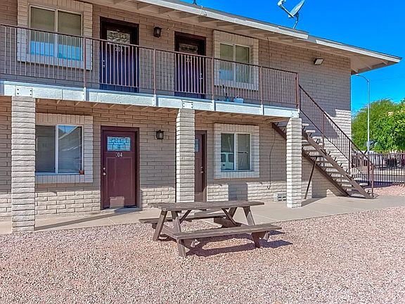 3rd image of 9645 N 11th Ave #1B-1Ba-575Sqft