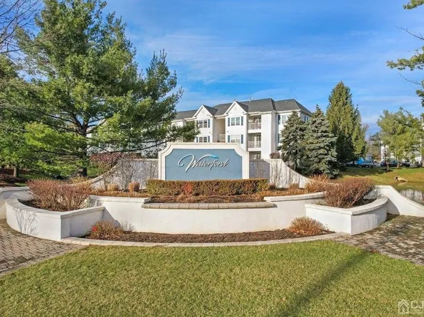 321 Waterford Dr #321, Edison, NJ 08817