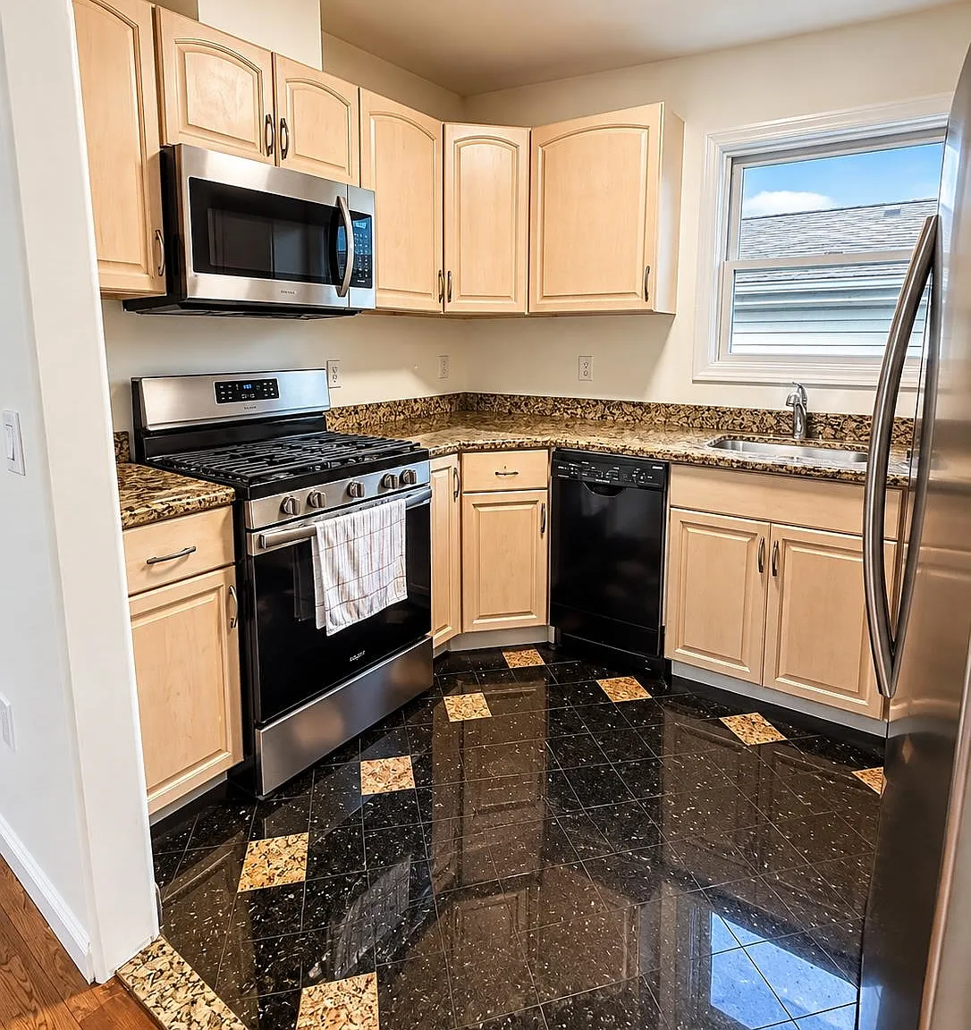 3 bed, 2.0 bath, $3,000 — Photo 2