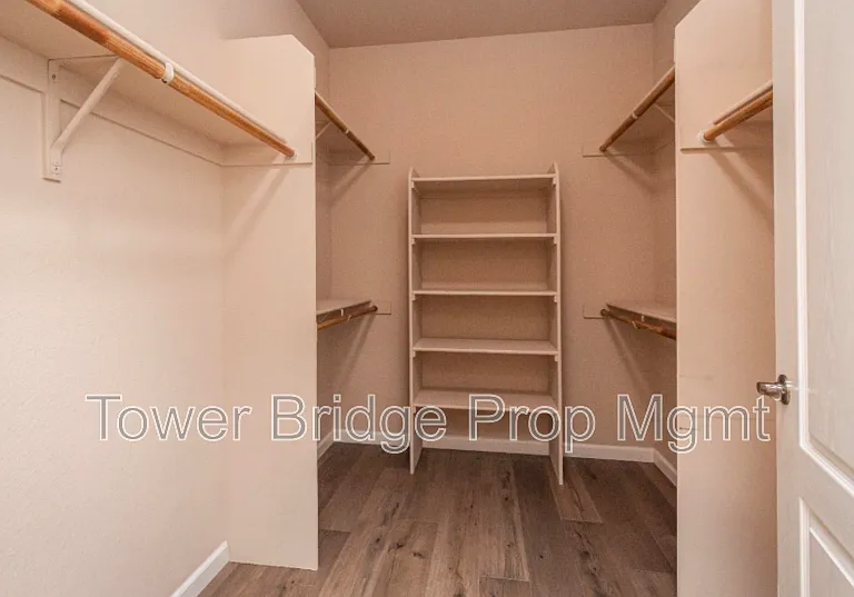 1457 Marseille Ln — Photo 17