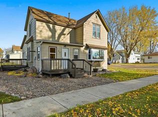 37 5th St SE, Wells, MN 56097