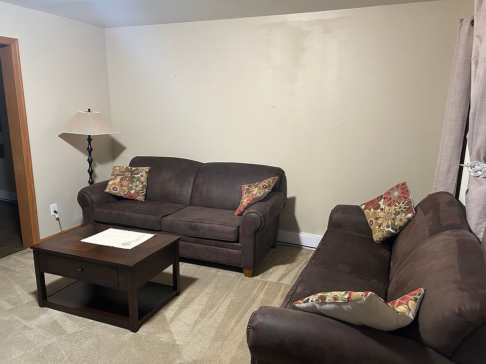 Livingroom. Furniture not included