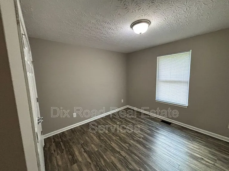 794 Carriage Hill Ln — Photo 17