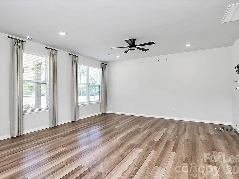 720 Herlong Ave — Photo 17