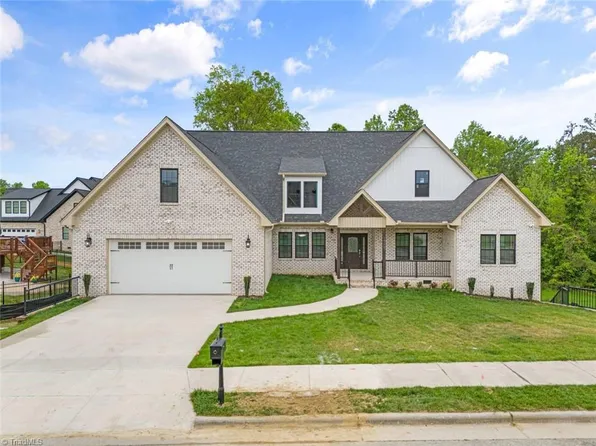 1707 Myerwood Dr, High Point, NC 27262