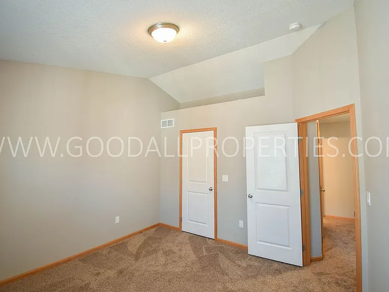 1140 Keystone Ln — Photo 7