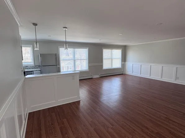 126 Downing St #A, New Haven, CT 06513