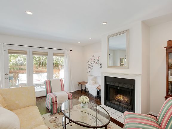 3rd image of 4555 N Hermitage Ave APT 3
