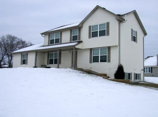 9404 S Southwood Ct, Franklin, WI 53132