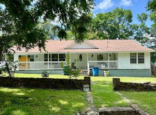 113 W Paschal St, Troup, TX 75789