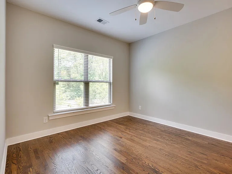 231 Thompson Park Dr — Photo 9