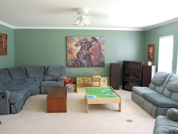 52 Pine Ridge Family Room