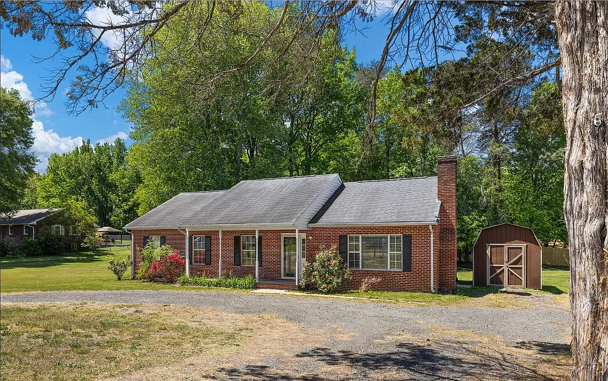 4 bed, 1568 sqft, $2,500 — Photo 1