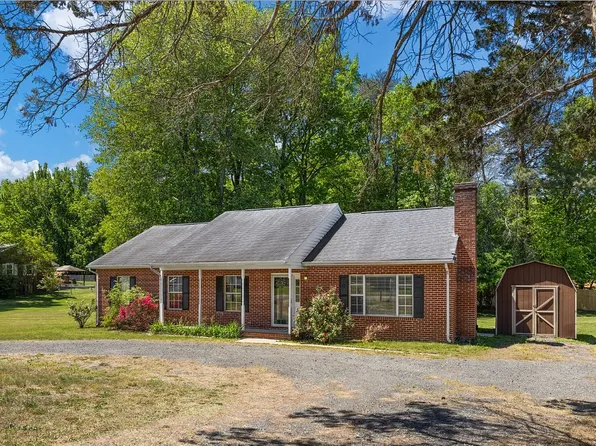4 Swan Dr, Fredericksburg, VA 22405