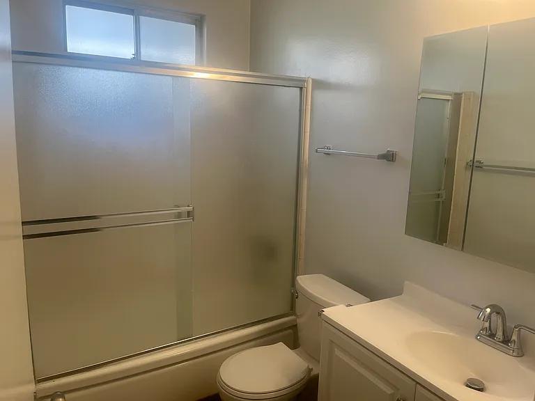 1124 N Columbus Ave — Photo 7