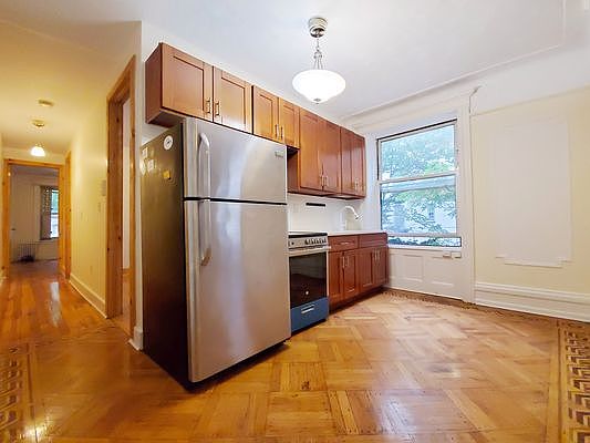 1st image of 986 Bergen St #B1
