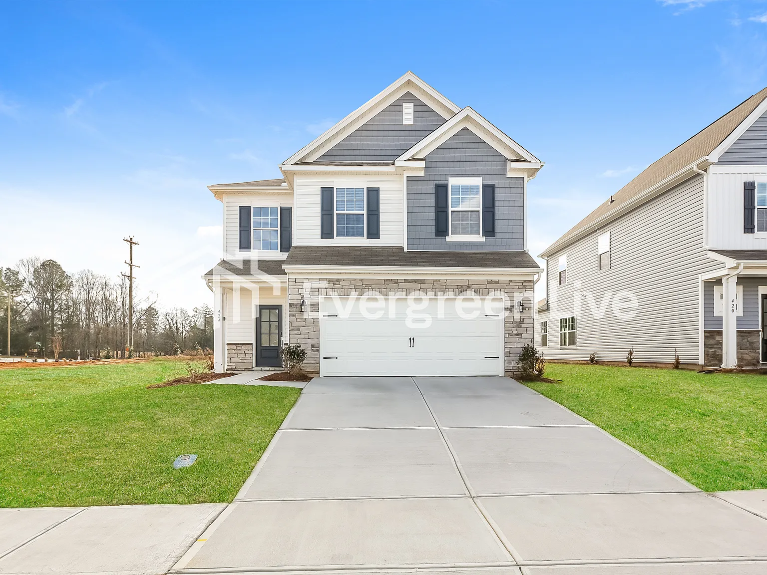 4 bed, 2.5 bath, 2158 sqft, $1,870 — Photo 2