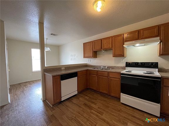 4th image of 3310 Barcelona Dr