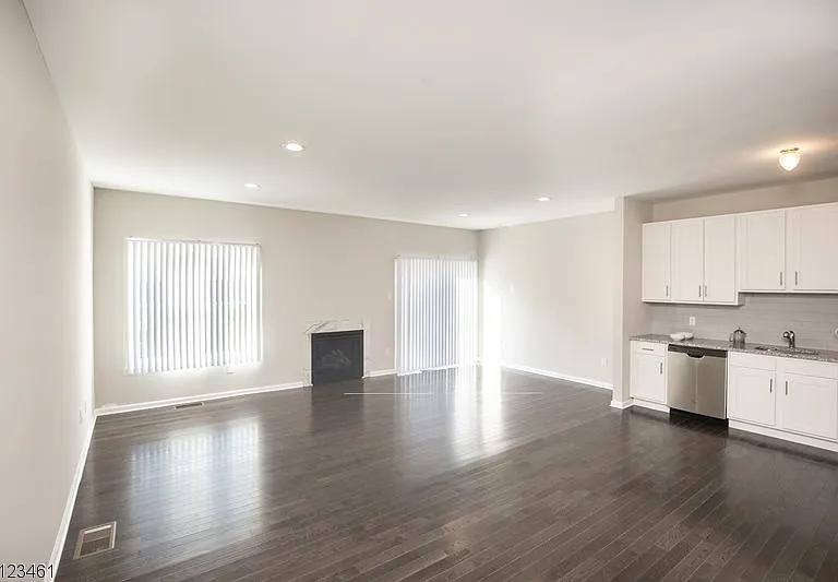88 Arlene Ct — Photo 16