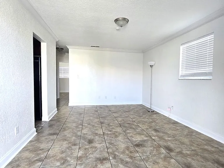 432 Auburn Dr #204 — Photo 2