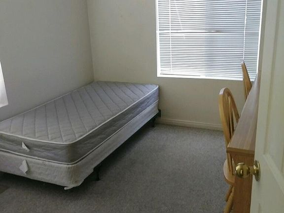 Unit 305 bedroom 2 (2)_04132021