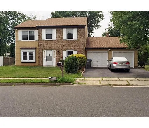 35 Roxy Ave photo 1
