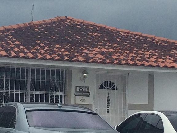2nd image of 221 NW 32nd Pl